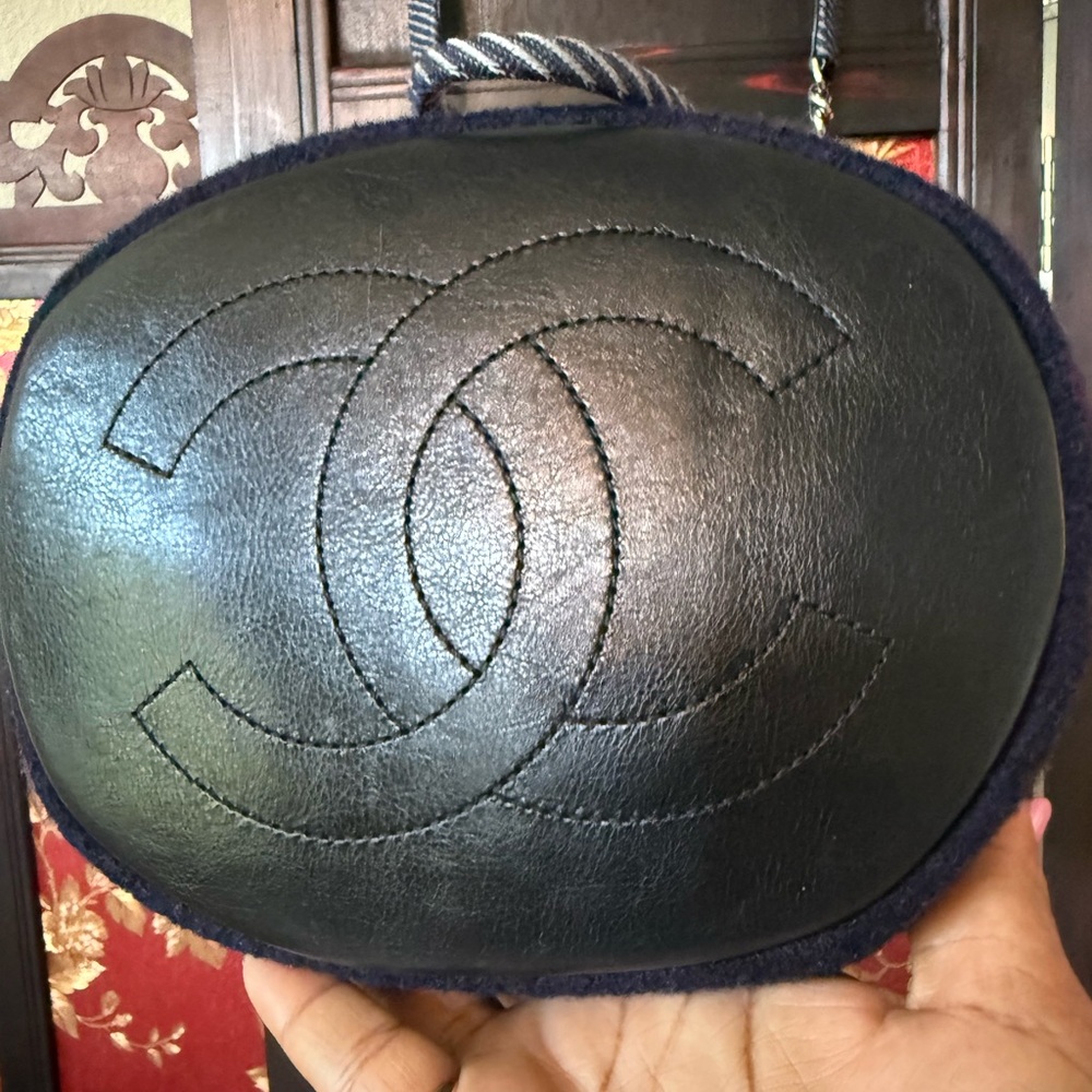Authentic CHANEL CAMBON Blue Embroidery Matelasse Wool/Leather Bucket-bag-EUC💎 - Picture 3 of 15